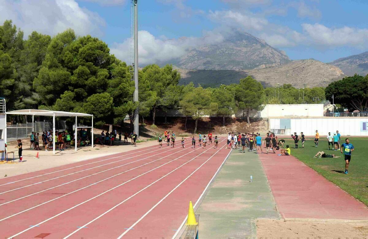 Benidorm &middot; Los aspirantes a las 15 plazas de Polic&iacute;a Local inician las pruebas f&iacute;sicas