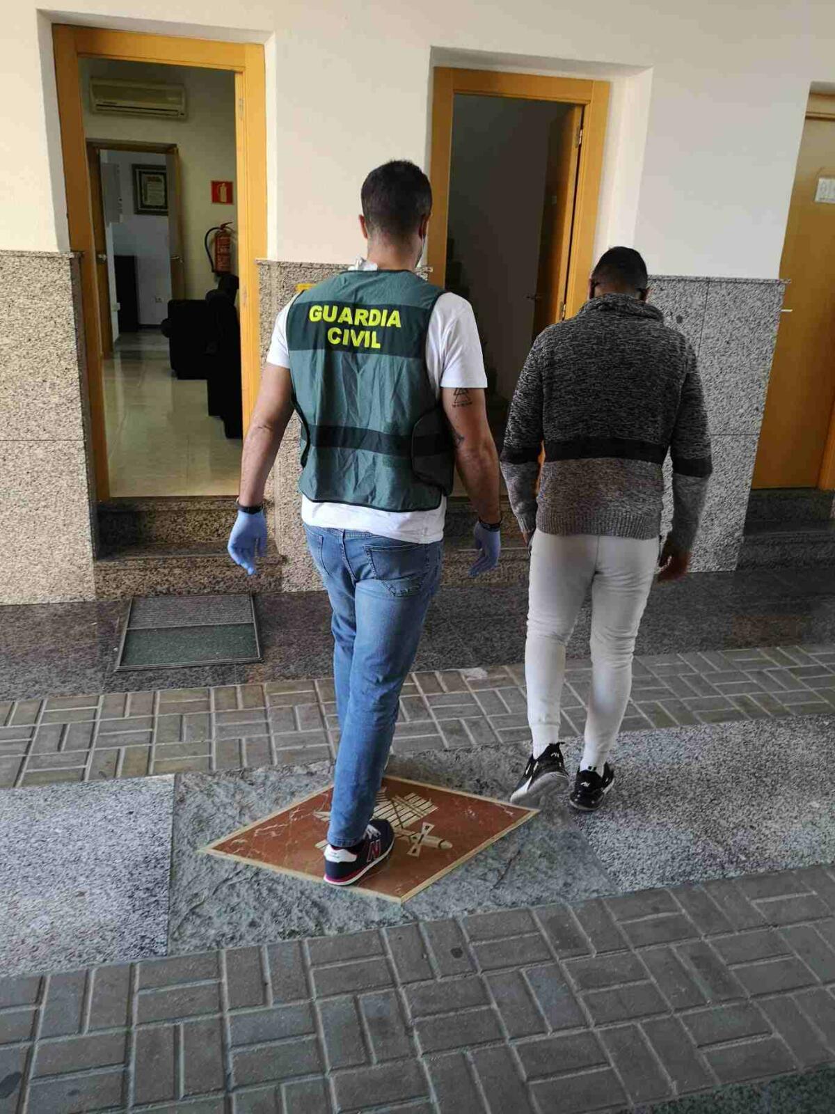 La Guardia Civil detiene en Novelda a cuatro implicados en el atropello de un joven