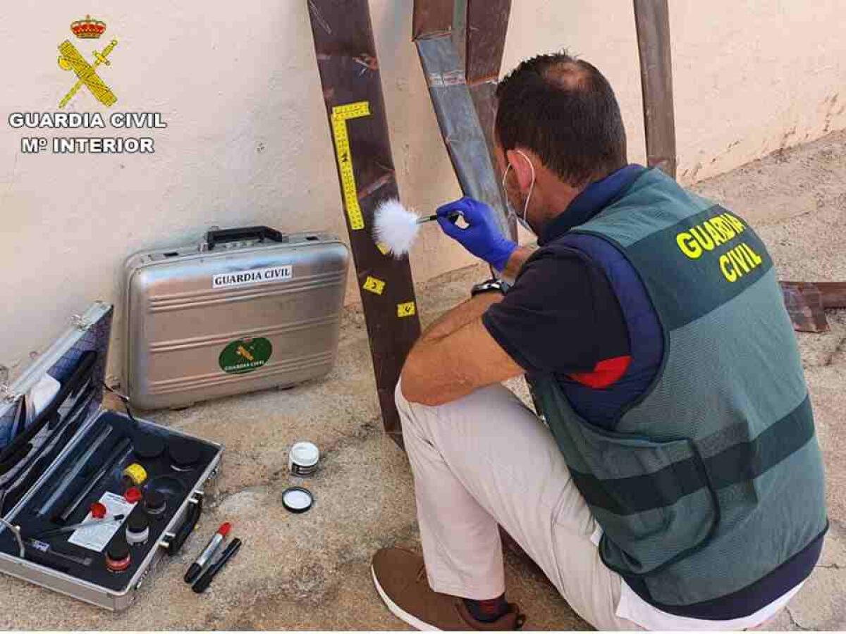 La Guardia Civil detiene a los autores del robo de las tuberías en más de una docena de viviendas de la Marina Alta