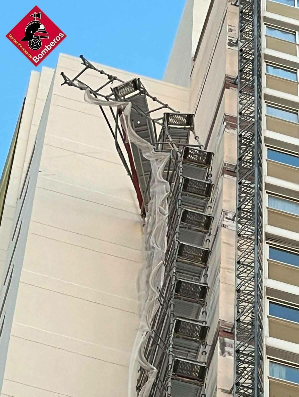 Gran sobresalto en la fachada de un Edificio de Gran Altura en Benidorm