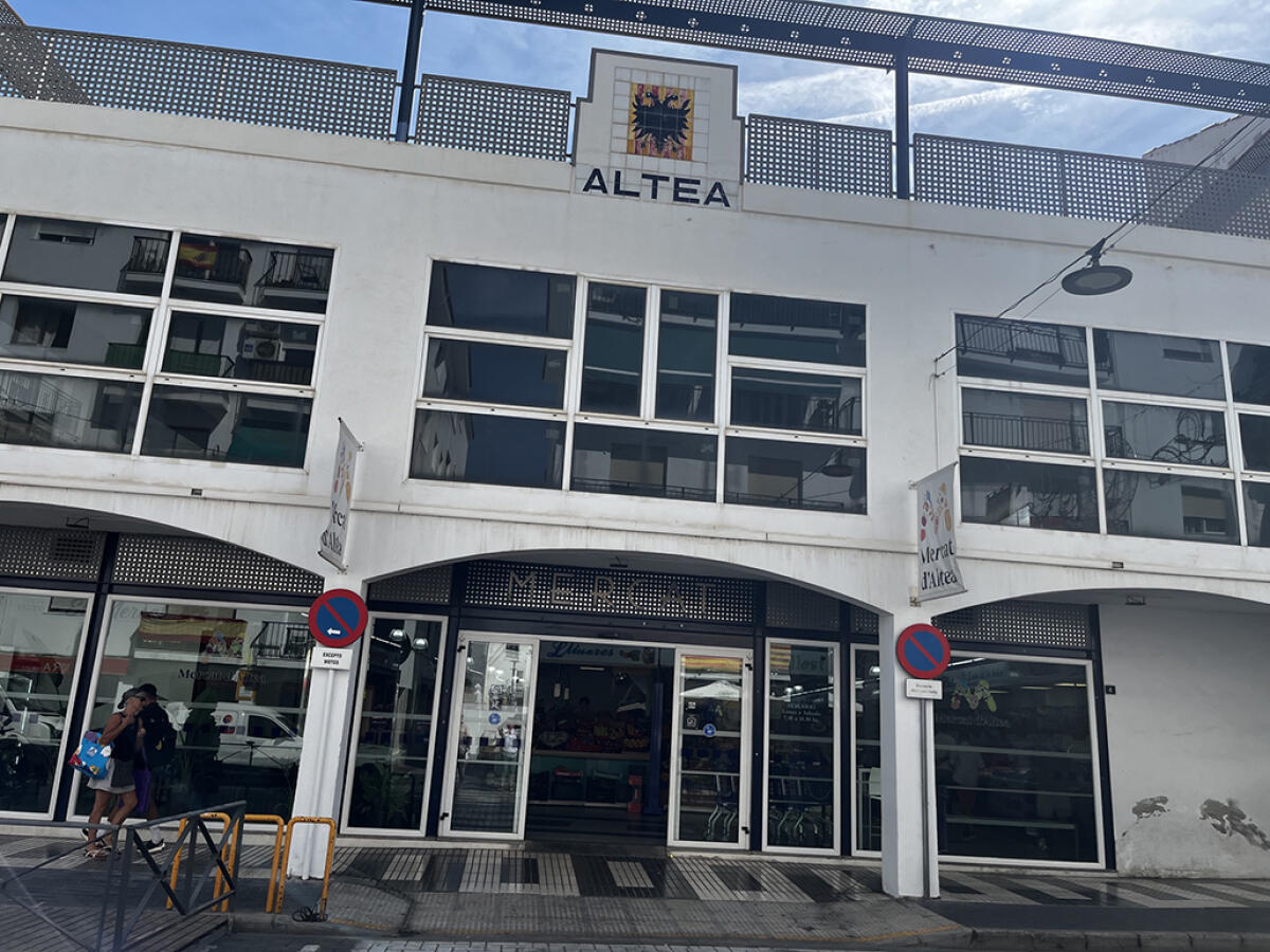 El Ayuntamiento de Altea anuncia el cierre temporal del Mercado Municipal por las obras de refuerzo estructural del edificio y avanza en la instalaci&oacute;n de un mercado provisional