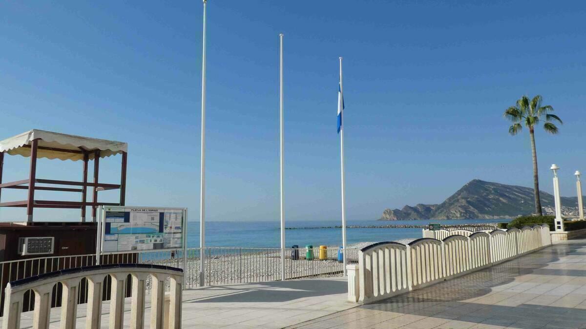 La playa del Espig&oacute; consolida su Bandera Azul.