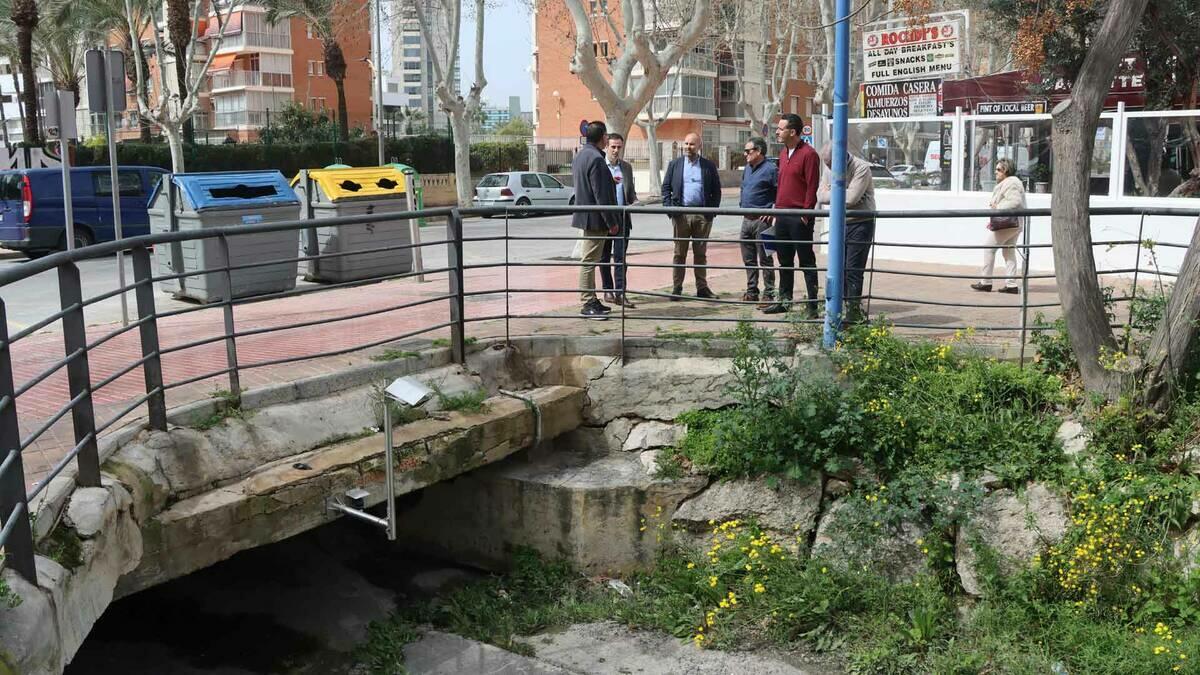 Benidorm ampliará la capacidad de recogida de aguas pluviales en Juan Fuster Zaragoza para evitar que se estanque el agua en la calle