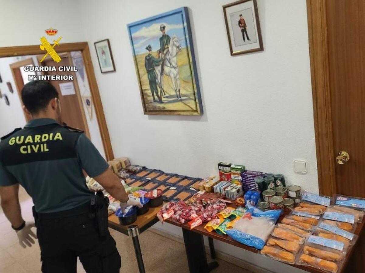 La Guardia Civil investiga a dos personas especializadas en hurtos en supermercados