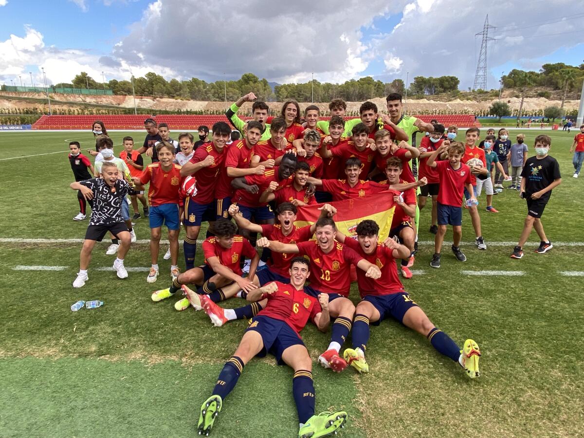 La Selección Española sub-17 vence 2-1 a Holanda en La Nucía