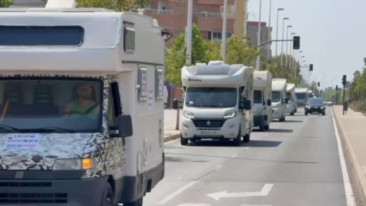 Las autocaravanas, en pie de guerra por las restricciones para aparcar en la costa de la provincia