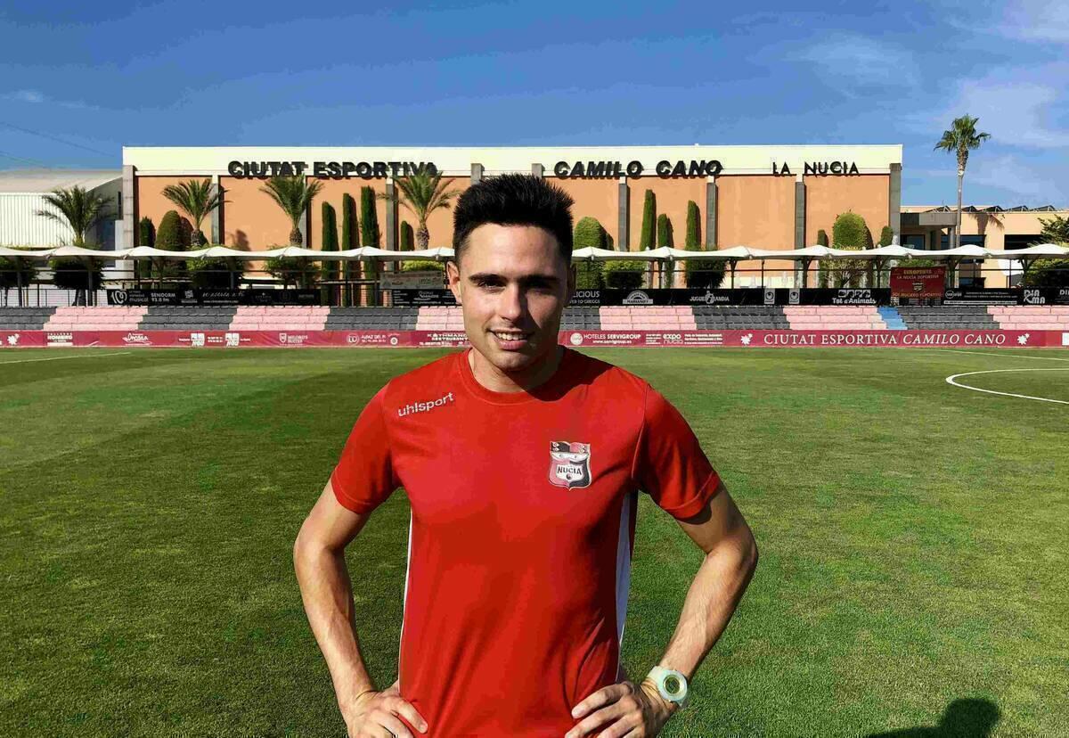 El delantero &ldquo;Ito&rdquo; completa la plantilla del  C.F. La Nuc&iacute;a