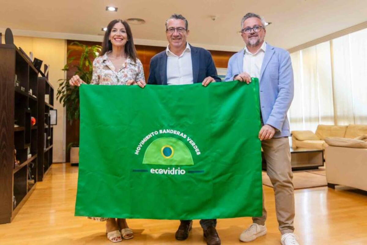 Benidorm volverá a competir este verano para revalidar la Bandera Verde de la sostenibilidad hotelera de Ecovidrio 