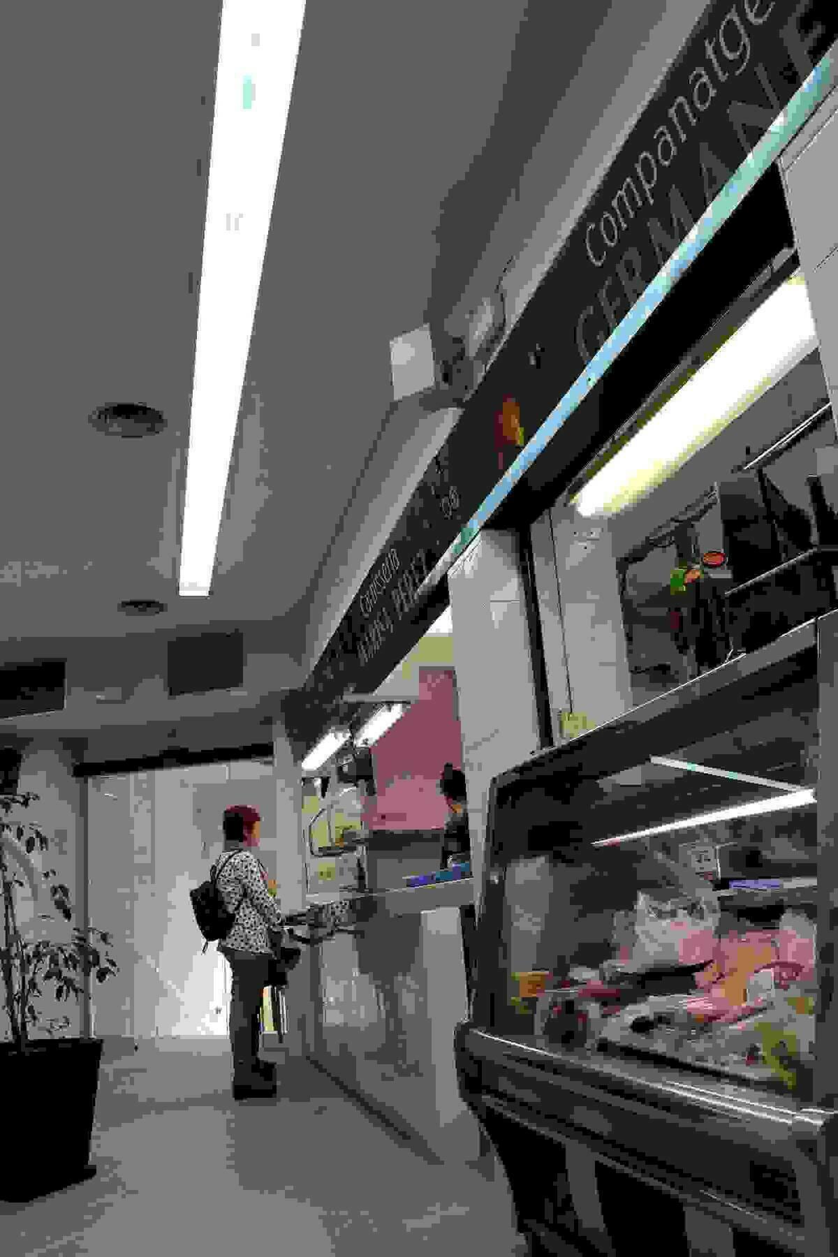 Callosa &middot; Comercio renueva la iluminaci&oacute;n del Mercado Municipal con tecnolog&iacute;a LED