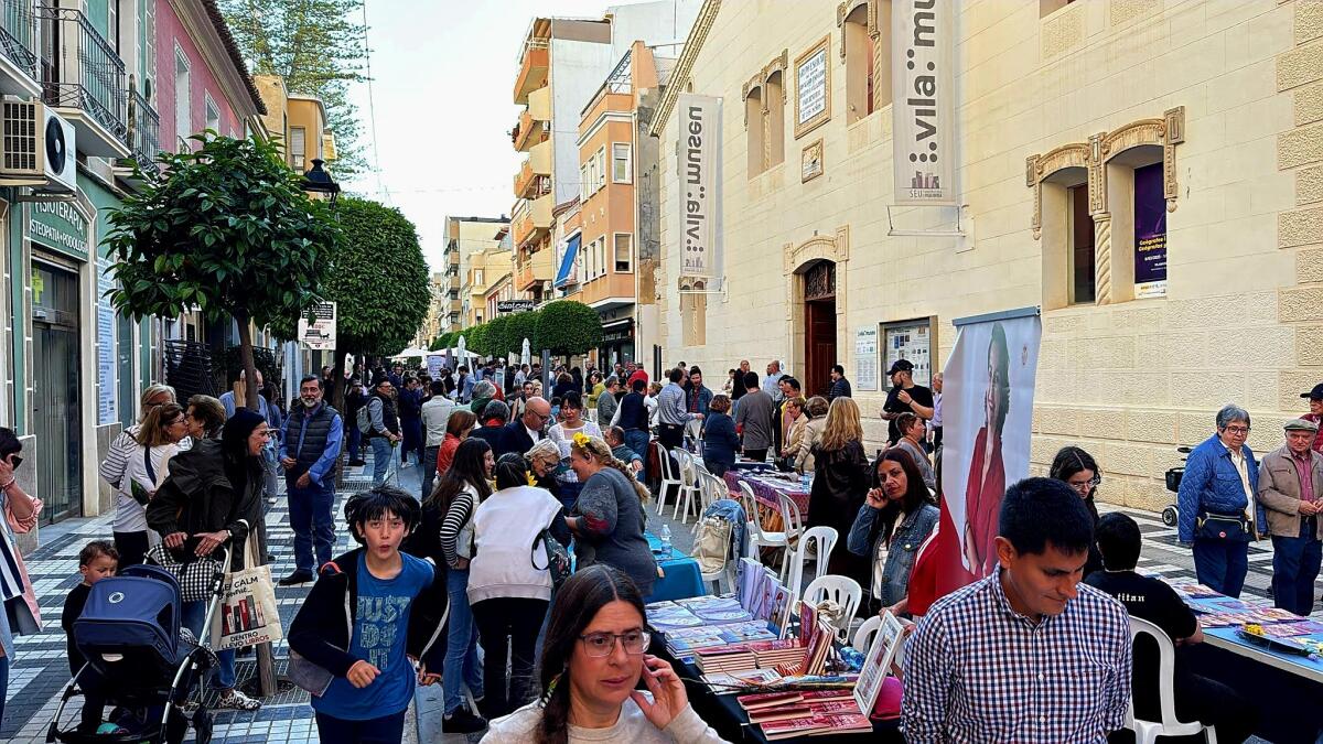 Villajoyosa celebra la tercera edici&oacute;n de la Feria del Libro el 23 de abril con cerca de 80 expositores