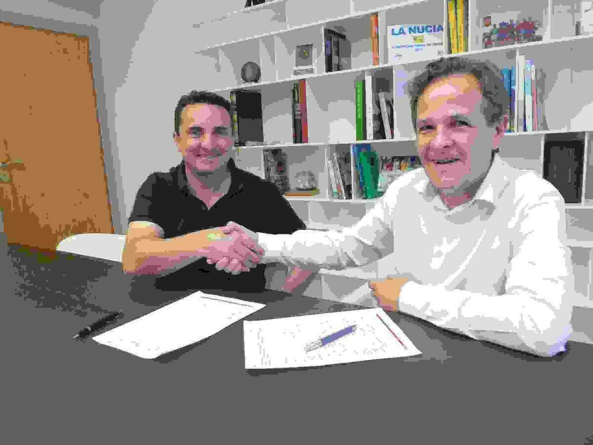 La Nuc&iacute;a &middot; Los menores de la Fundaci&oacute;n Salud y Comunidad utilizar&aacute;n la piscina de forma gratuita 