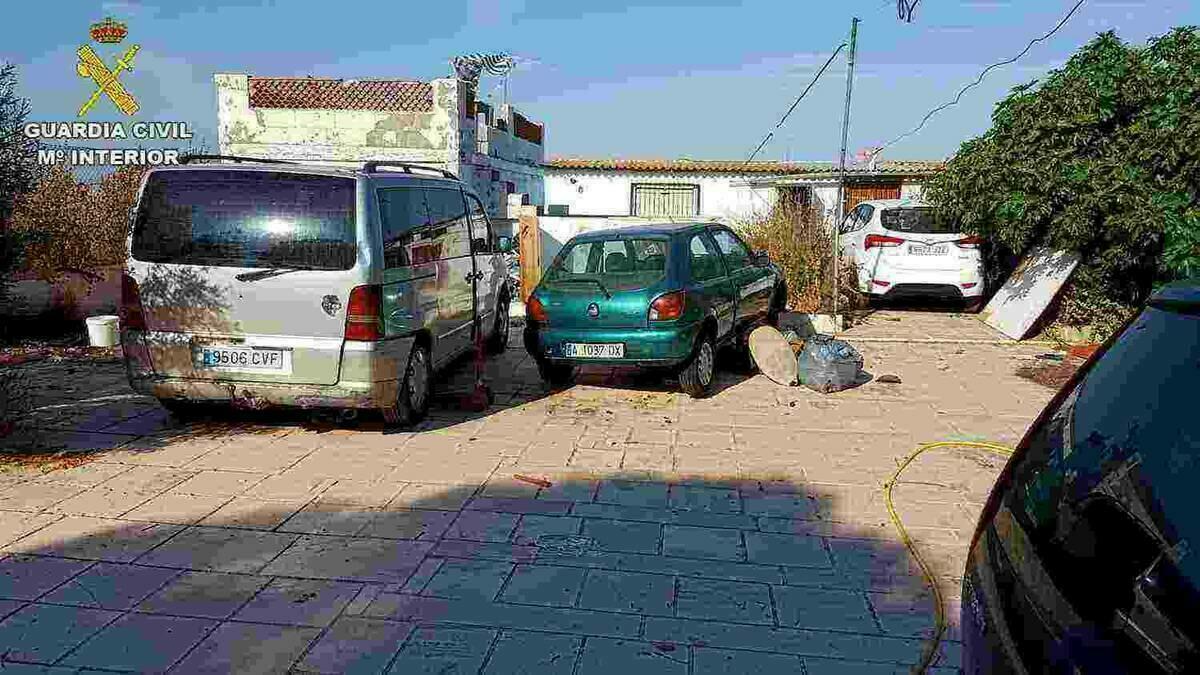 La Guardia Civil recupera 9 veh&iacute;culos robados y desmantela una organizaci&oacute;n criminal que comet&iacute;a robos con violencia en la provincia de Alicante