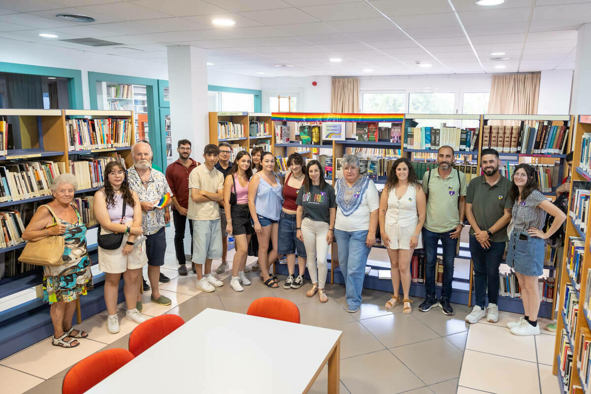 La Biblioteca Municipal de l’Alfàs estrena una sección dedicada a la temática LGTBIQ+