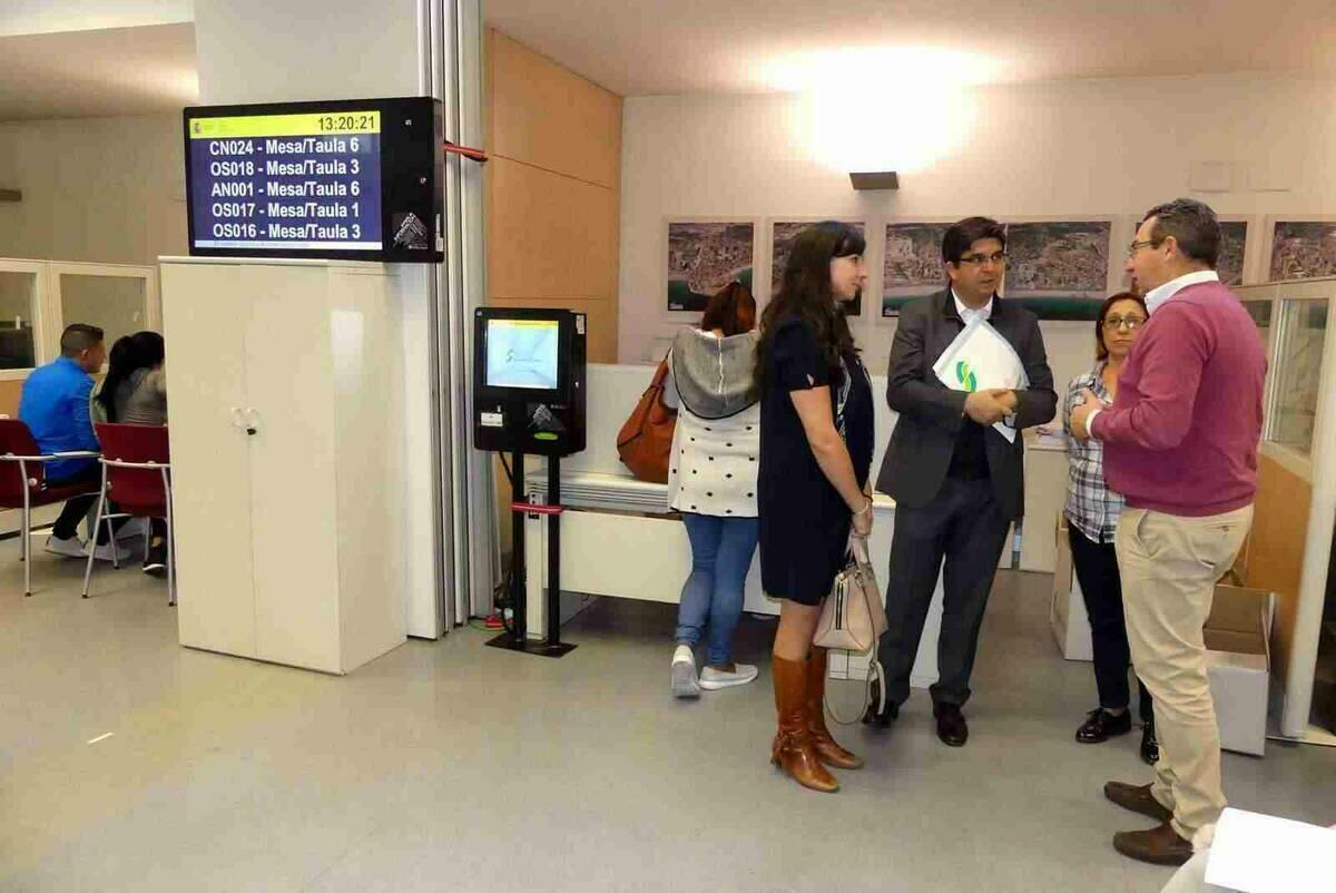 Benidorm · El Ayuntamiento cede al INSS una sala para el CAISS mientras reforma sus oficinas de la calle Júpiter