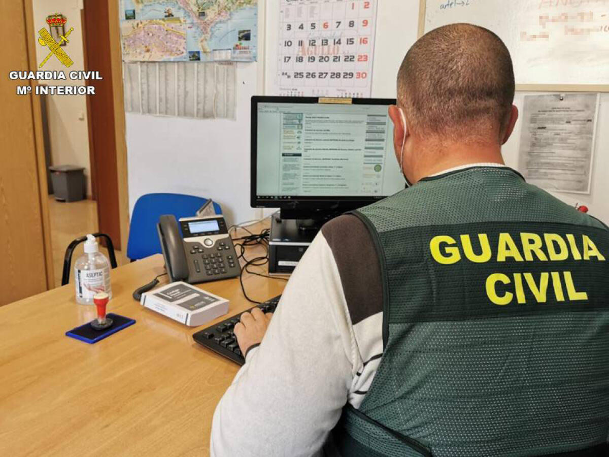 La Guardia Civil detiene a una persona por hacerse pasar por policía en la localidad de Calpe 