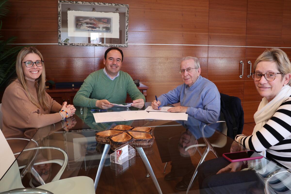 EL AYUNTAMIENTO DE FINESTRAT RENUEVA CONVENIO DE COLABORACIÓN CON L’AGRUPACIÓ CORAL 