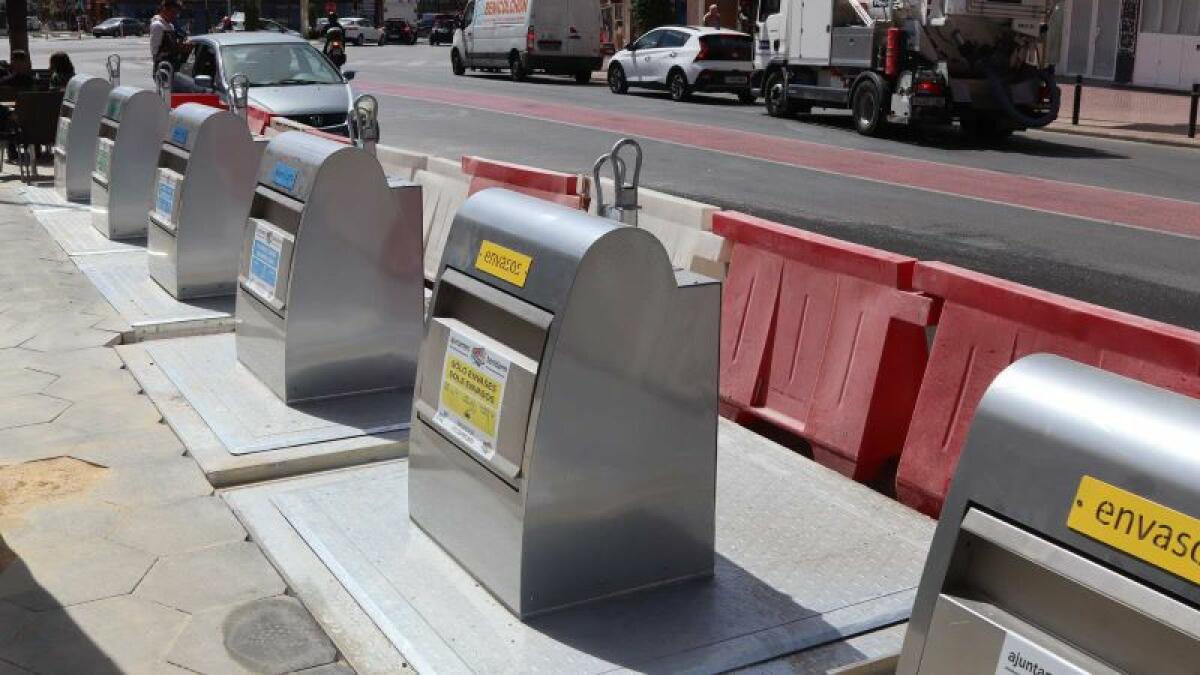 Benidorm amplía la capacidad de recogida selectiva en la avenida Beniardá con nuevos contenedores soterrados