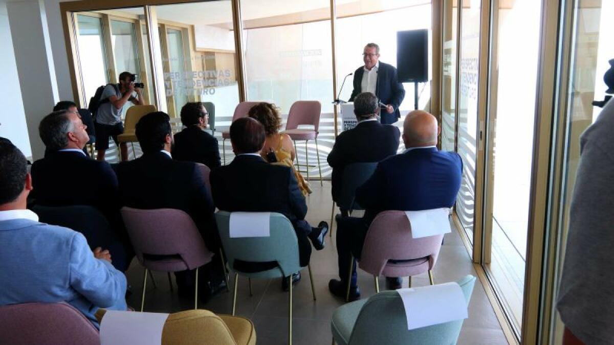 El alcalde inaugura la Jornada ‘Alicante Real Estate’ sobre las ‘Perspectivas y tendencias de futuro’