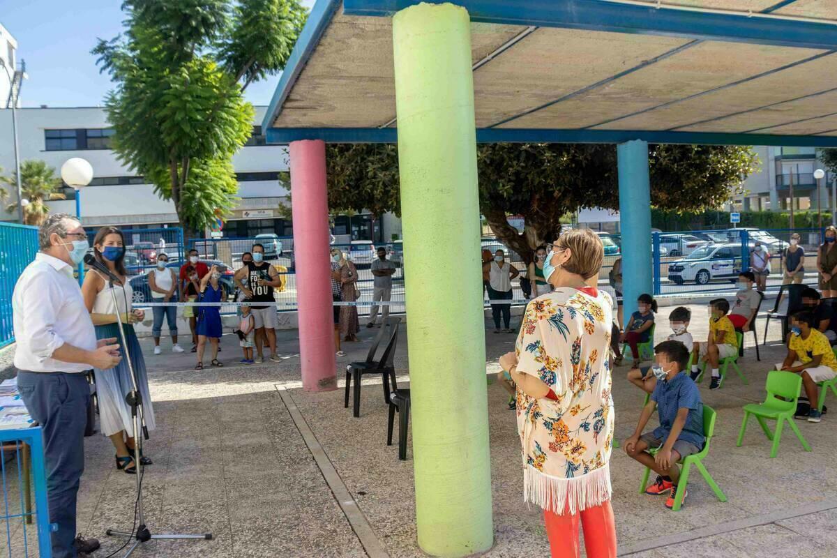 Entrega de diplomas del Programa de Apoyo Educativo para estudiantes de Primaria