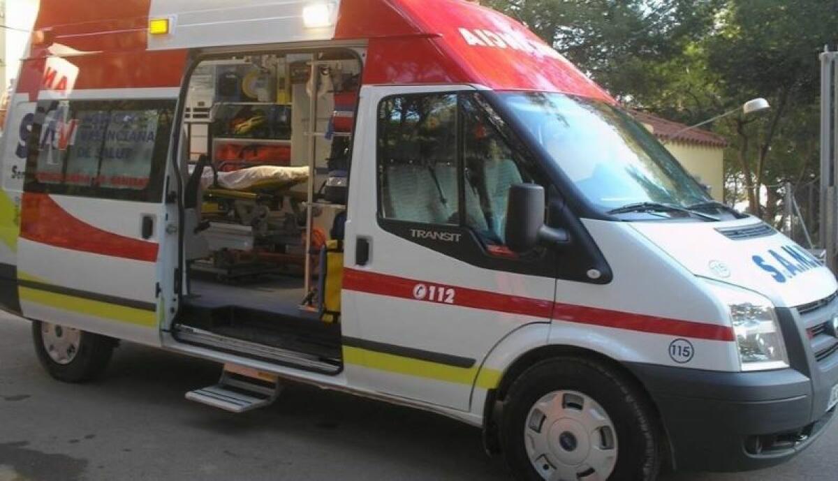 Tres heridos tras una colisión entre un camión y una furgoneta en Benidorm