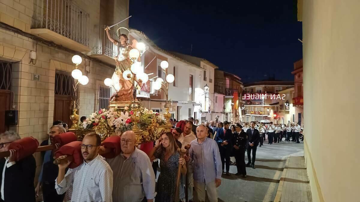 El barrio de la Ermita vive su día grande de las fiestas con la celebración de la festividad de San Miguel