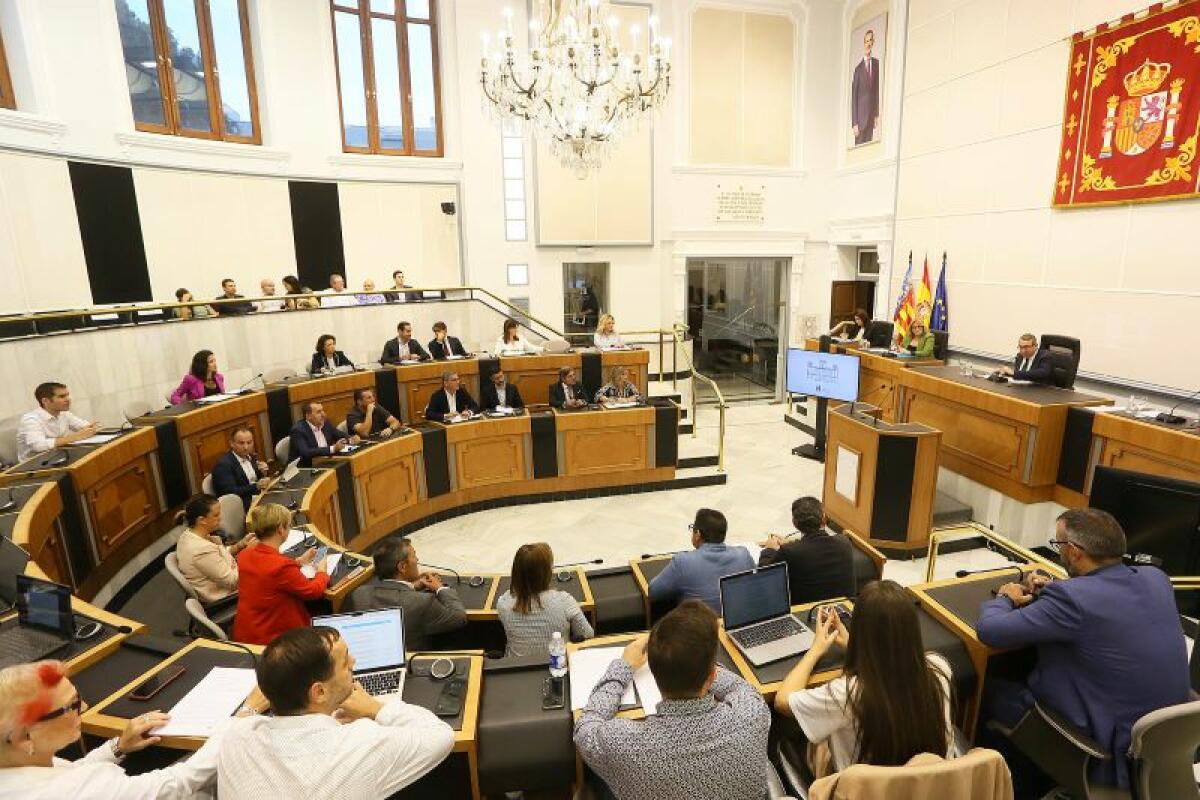 El pleno aprueba por unanimidad los nombramientos de los representantes de la Diputación en sus distintos organismos y consorcios 