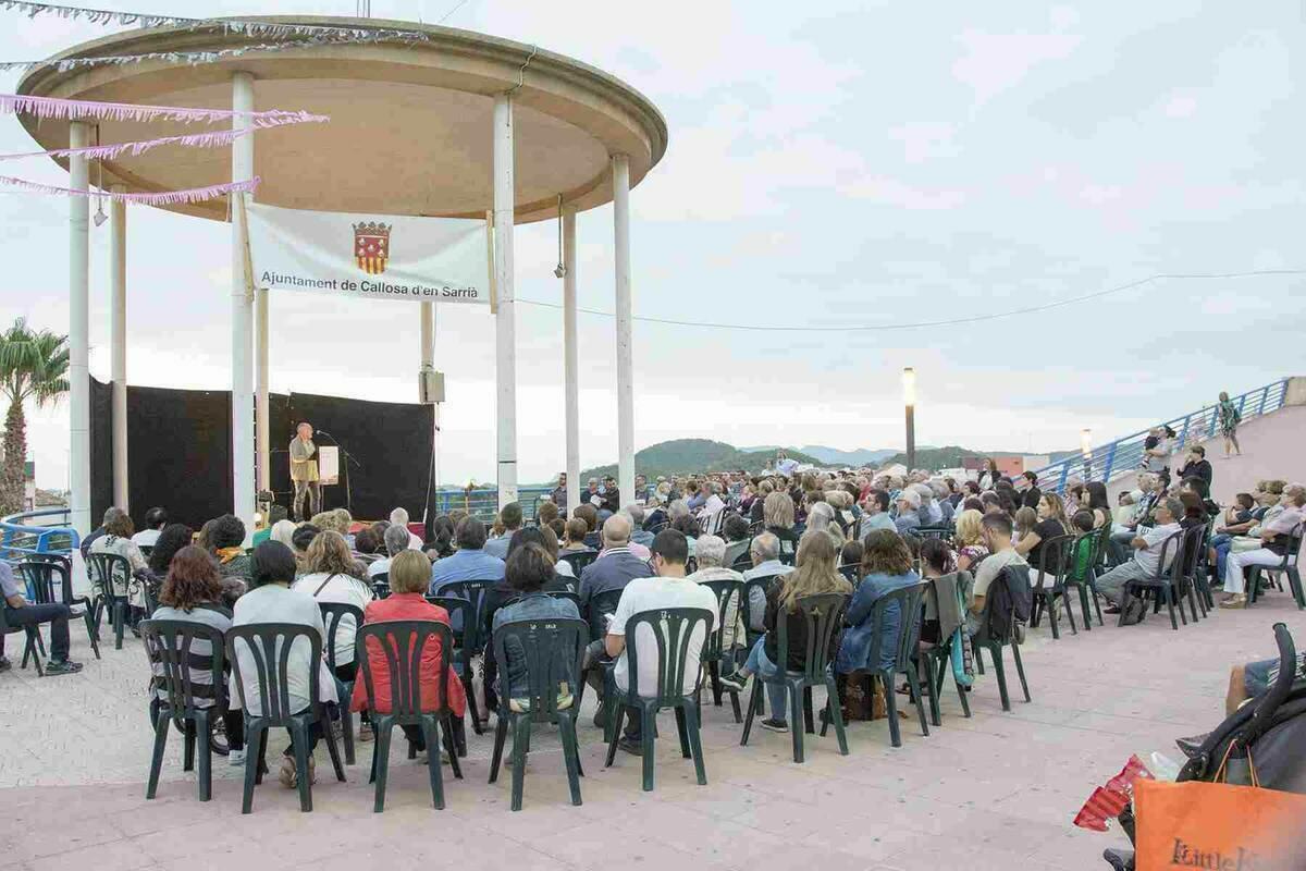 El Ayuntamiento presenta el libro &lsquo;Hist&ograve;ries del nostre poble. Un passeig per la Callosa d&rsquo;en Sarri&agrave; del segle XX&rsquo;