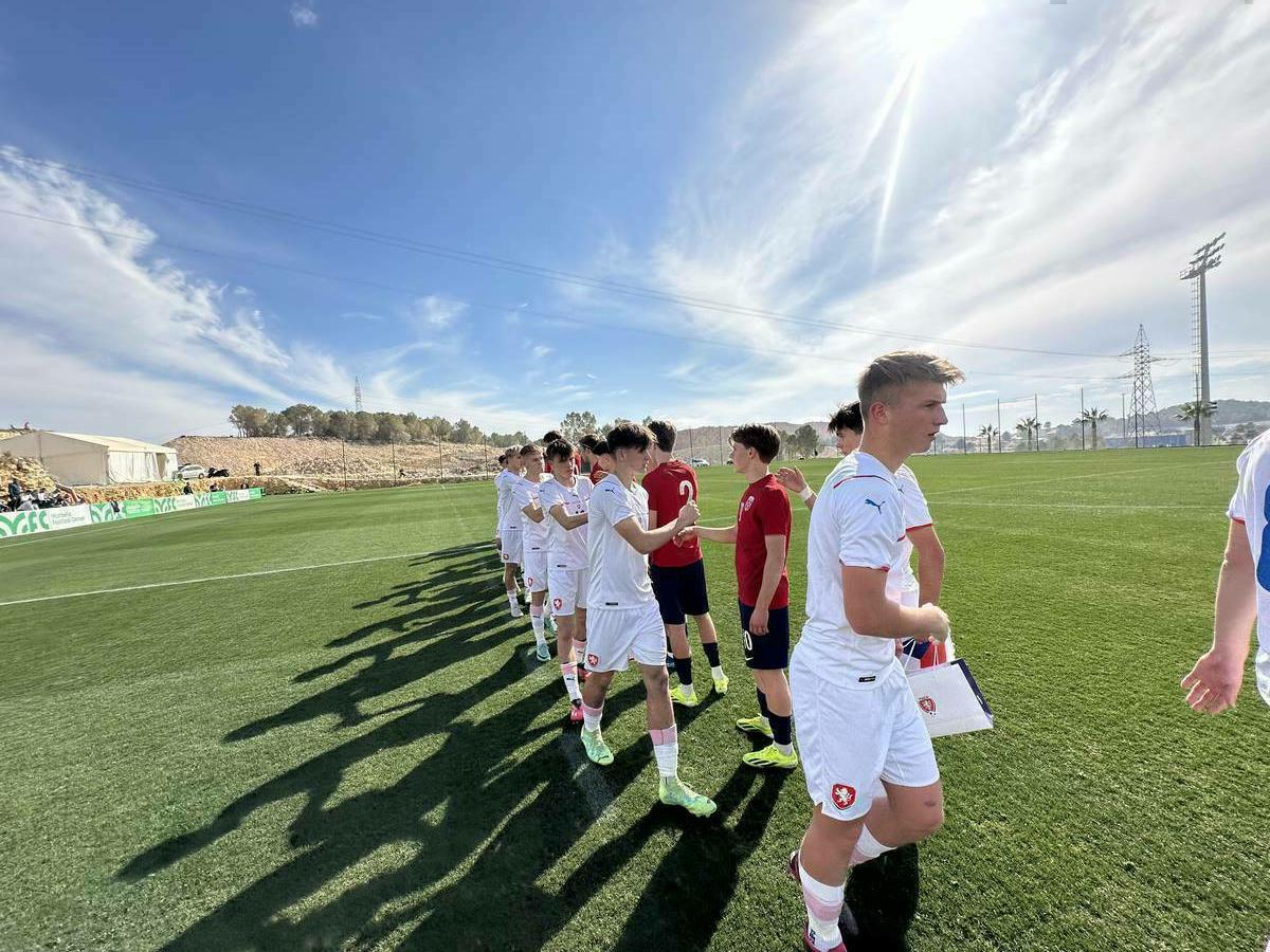 Chequia gana 1-3 a Noruega en la apertura del Torneo Internacional de Fútbol de Selecciones sub17