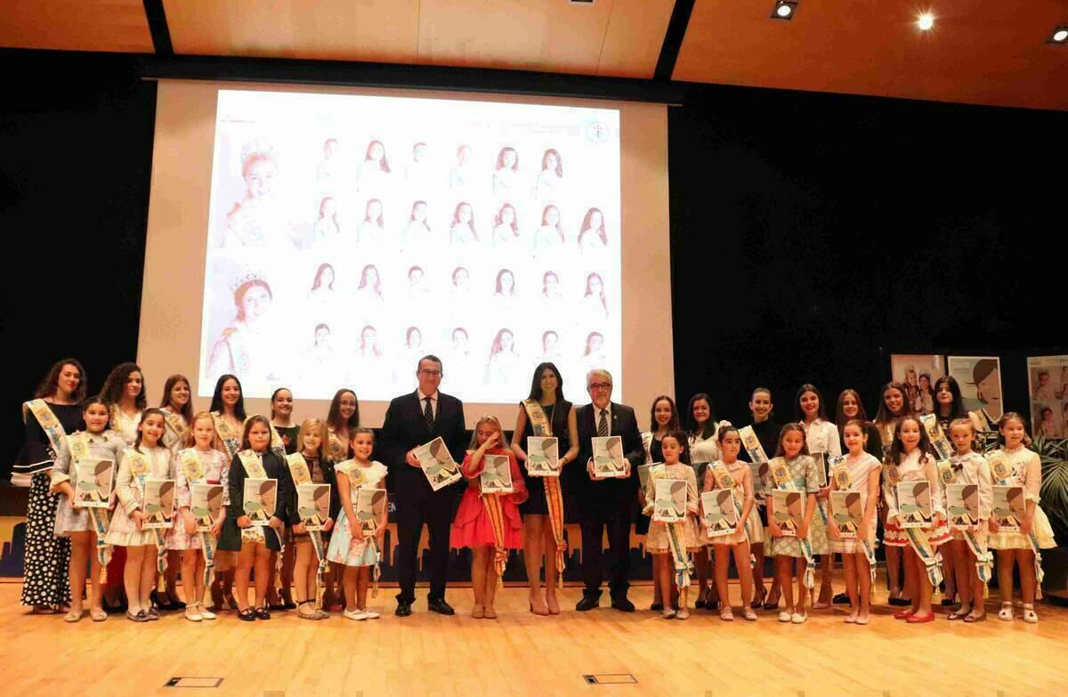   Benidorm &middot; La Comissi&oacute; presenta la Revista Oficial de les Festes Majors Patronals