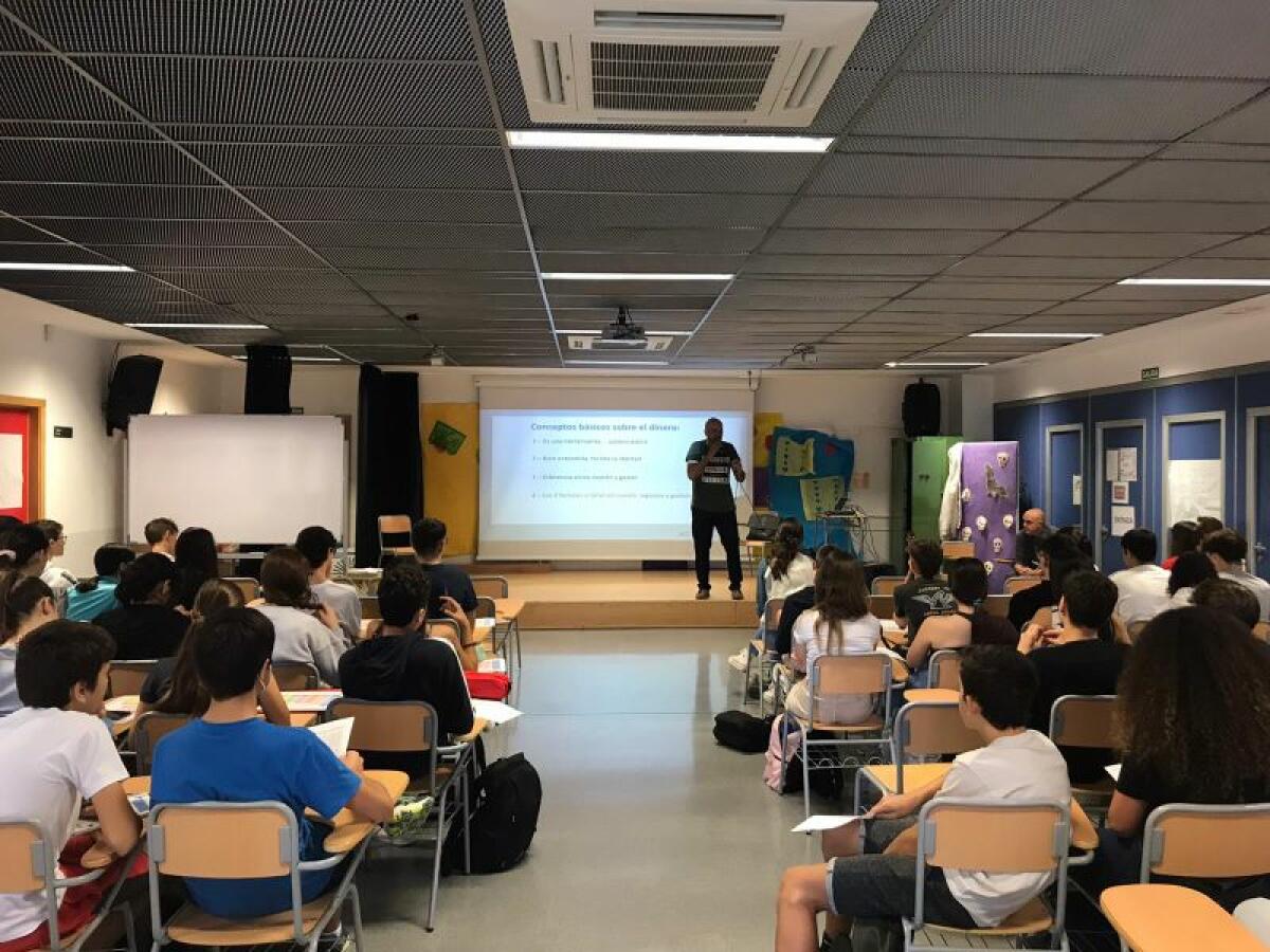 Un millar de adolescentes participan en el programa “Escuela de Felicidad” con el que la Diputación quiere prevenir conductas adictivas