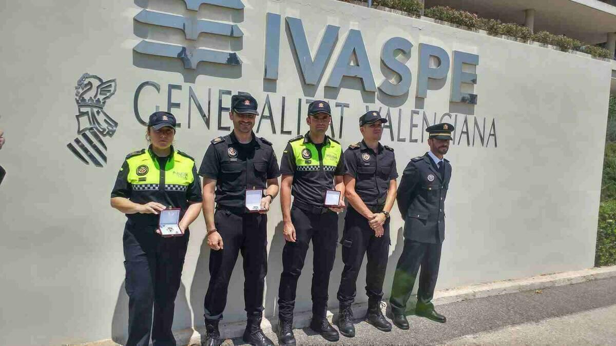 Condecoran a seis agentes de La Nuc&iacute;a  por sus actuaciones policiales