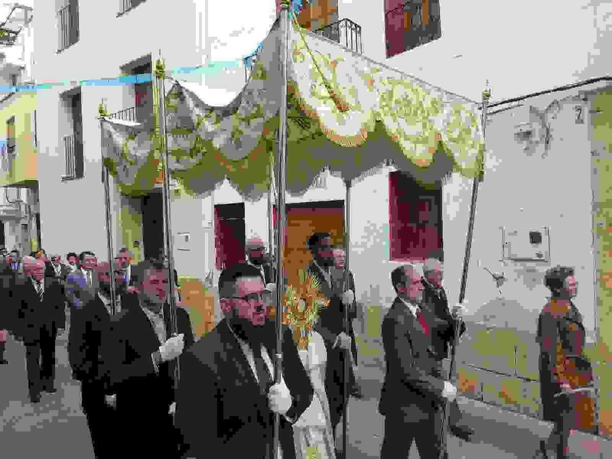 La procesi&oacute;n de &ldquo;Sant&iacute;ssim&rdquo; conmemora la fundaci&oacute;n  de la parroquia de La Nuc&iacute;a