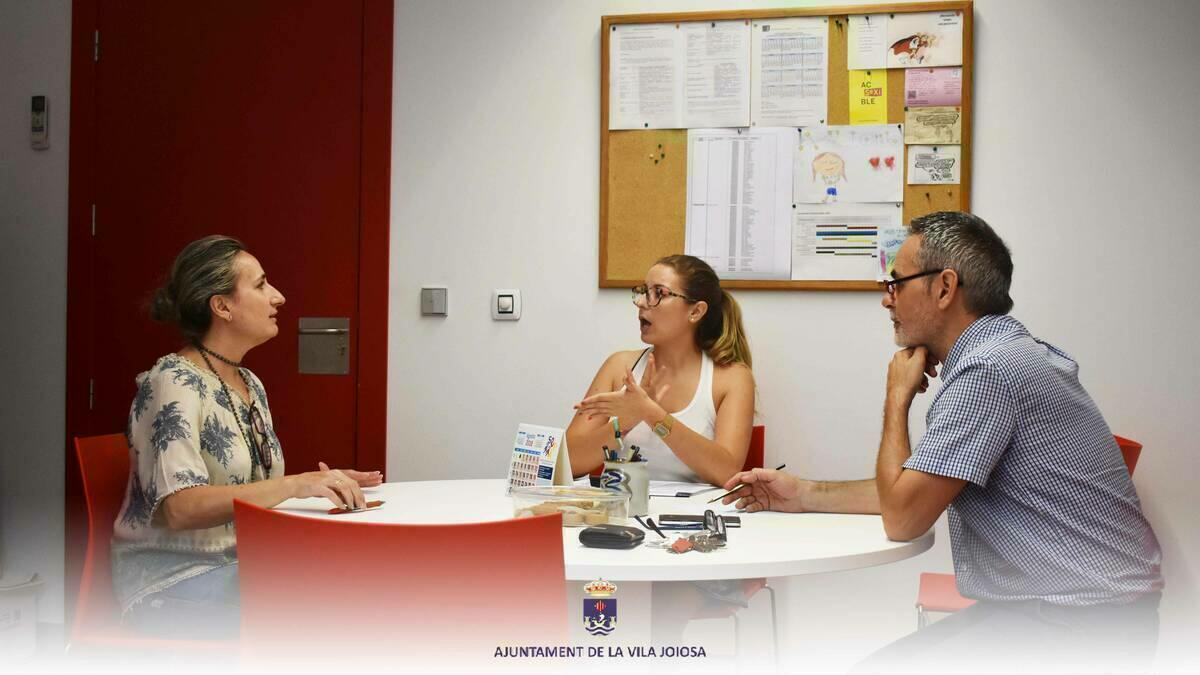 &Eacute;xito de convocatoria del curso de nivel A1 de lengua de signos organizado por la concejal&iacute;a de  Educaci&oacute;n