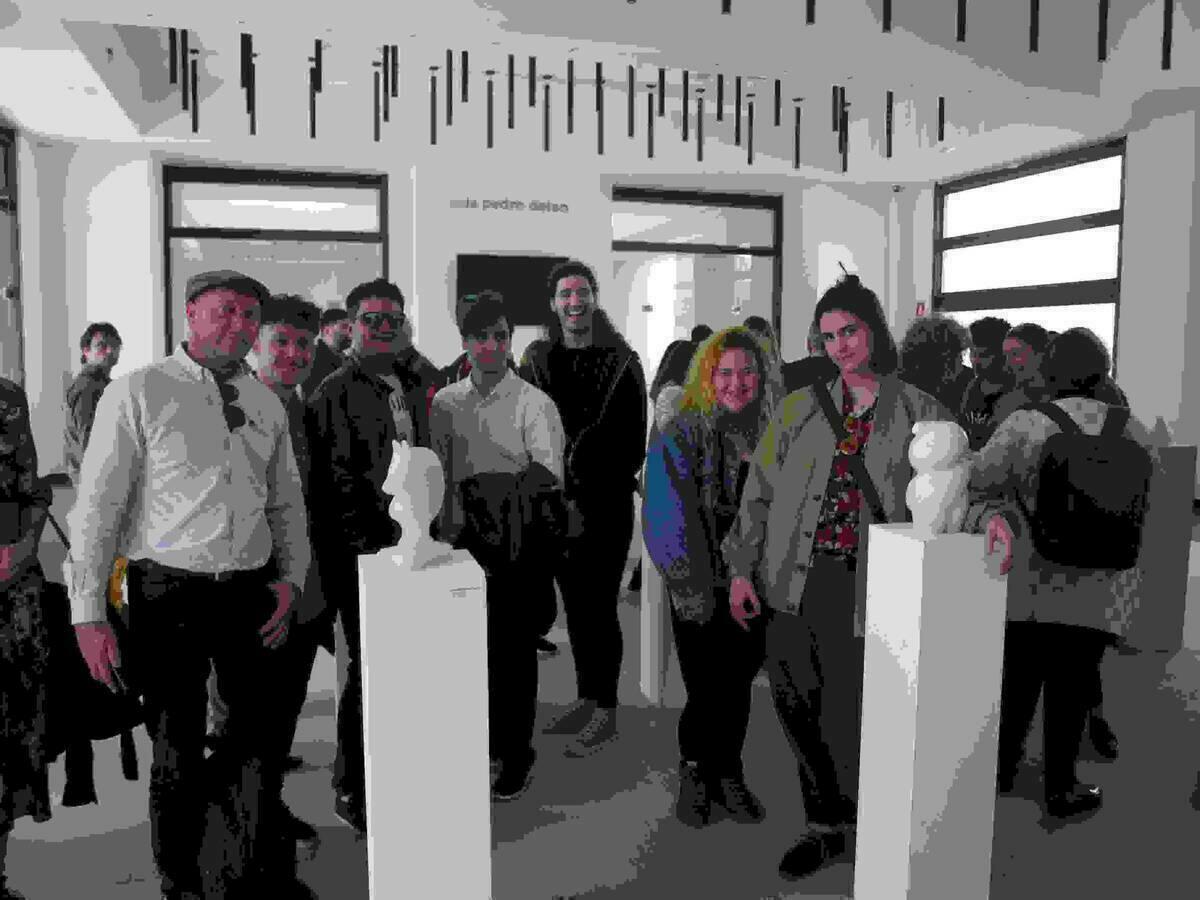 Alumnos de Bellas Artes exponen sus trabajos en piedra en la Fundaci&oacute;n Frax