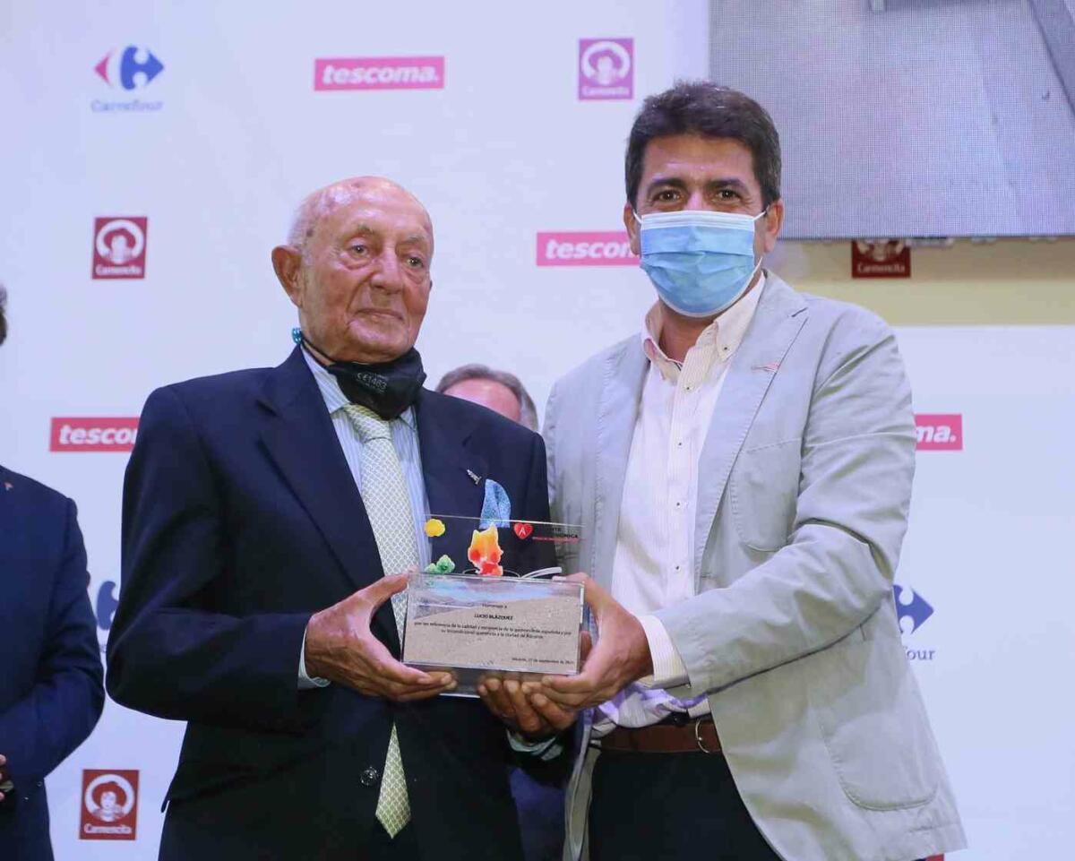 El presidente de la Diputación asiste a la clausura de este certamen que ha contado durante todo el fin de semana con un amplio programa de actividades