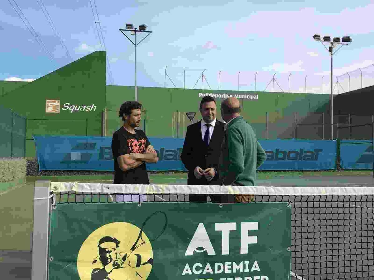 El tenista David Ferrer firmará autógrafos esta tarde en el Pabellón