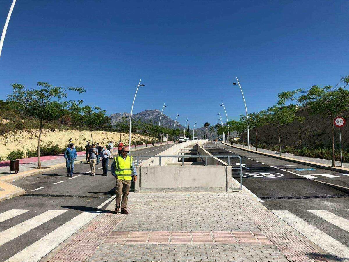 Benidorm abre al tr&aacute;nsito peatonal m&aacute;s viales en Poniente 