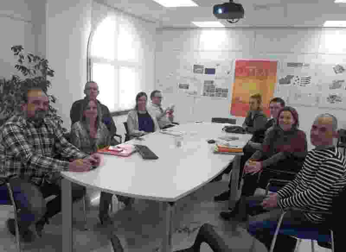 Altea &middot; Ayuntamiento y UNART trabajan en la renovaci&oacute;n de la imagen de la Mostra d&rsquo;Artesania