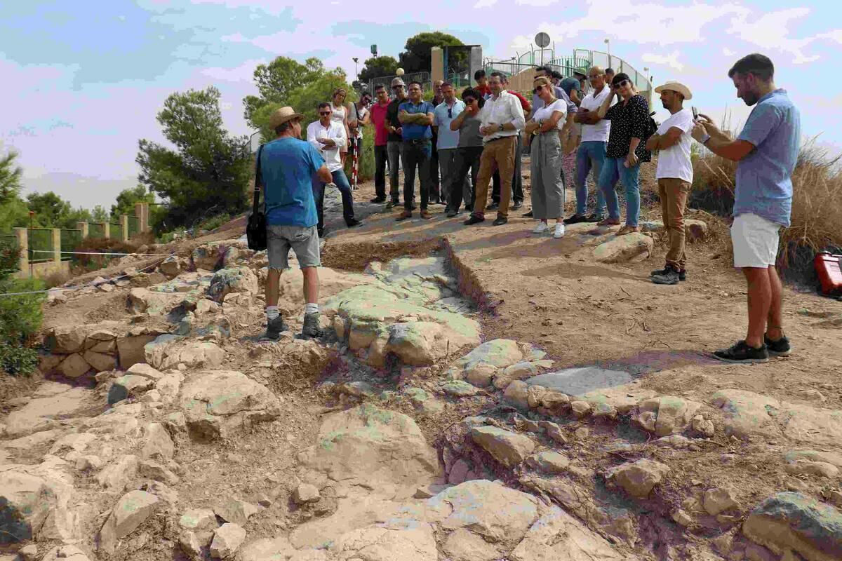 Las excavaciones en el &lsquo;Castellum&rsquo; ponen al descubierto 4 nuevas habitaciones y 10 metros m&aacute;s de calzada 