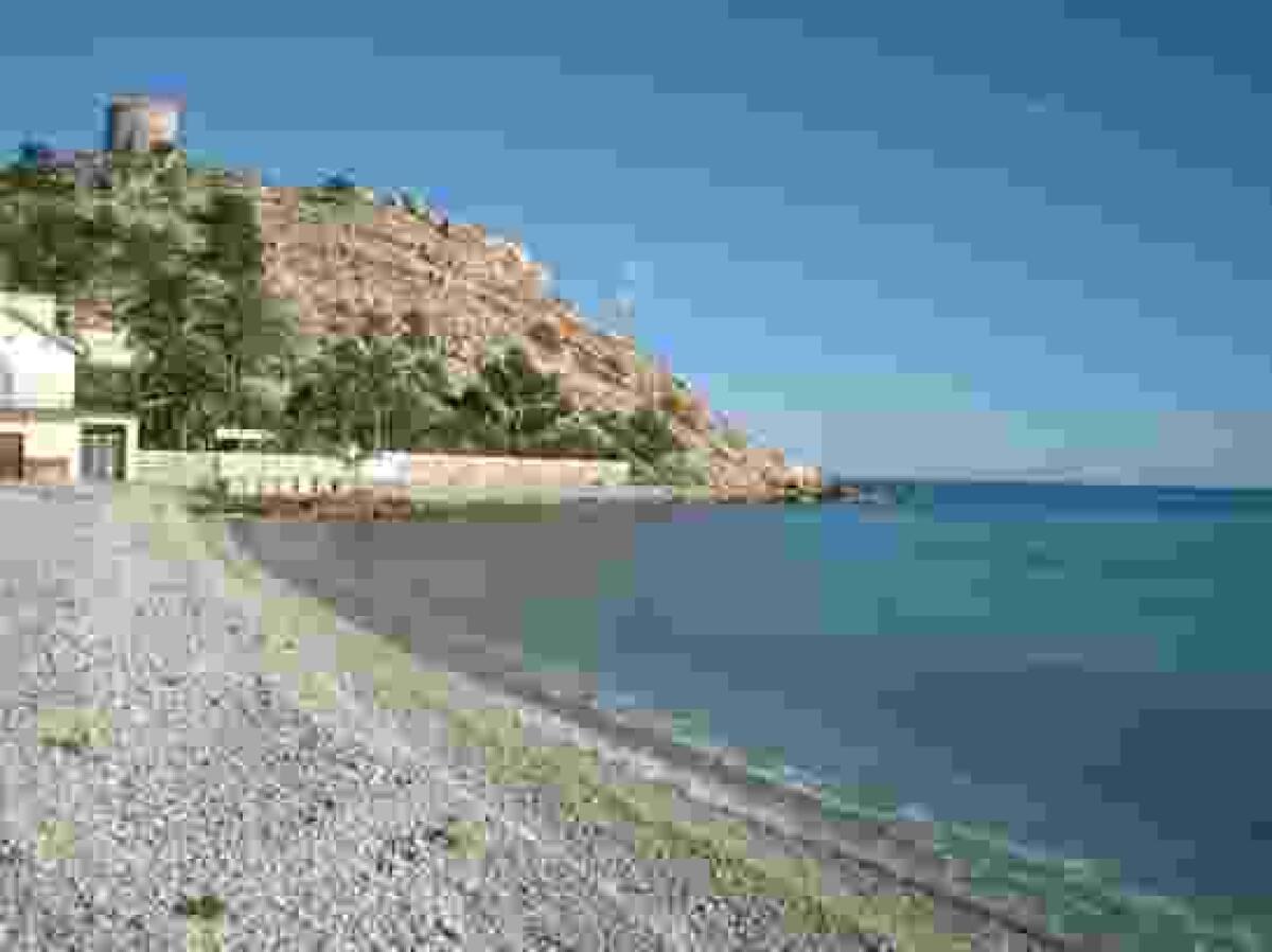 Las playas de la Vila mantienen 4 de sus 5 banderas azules