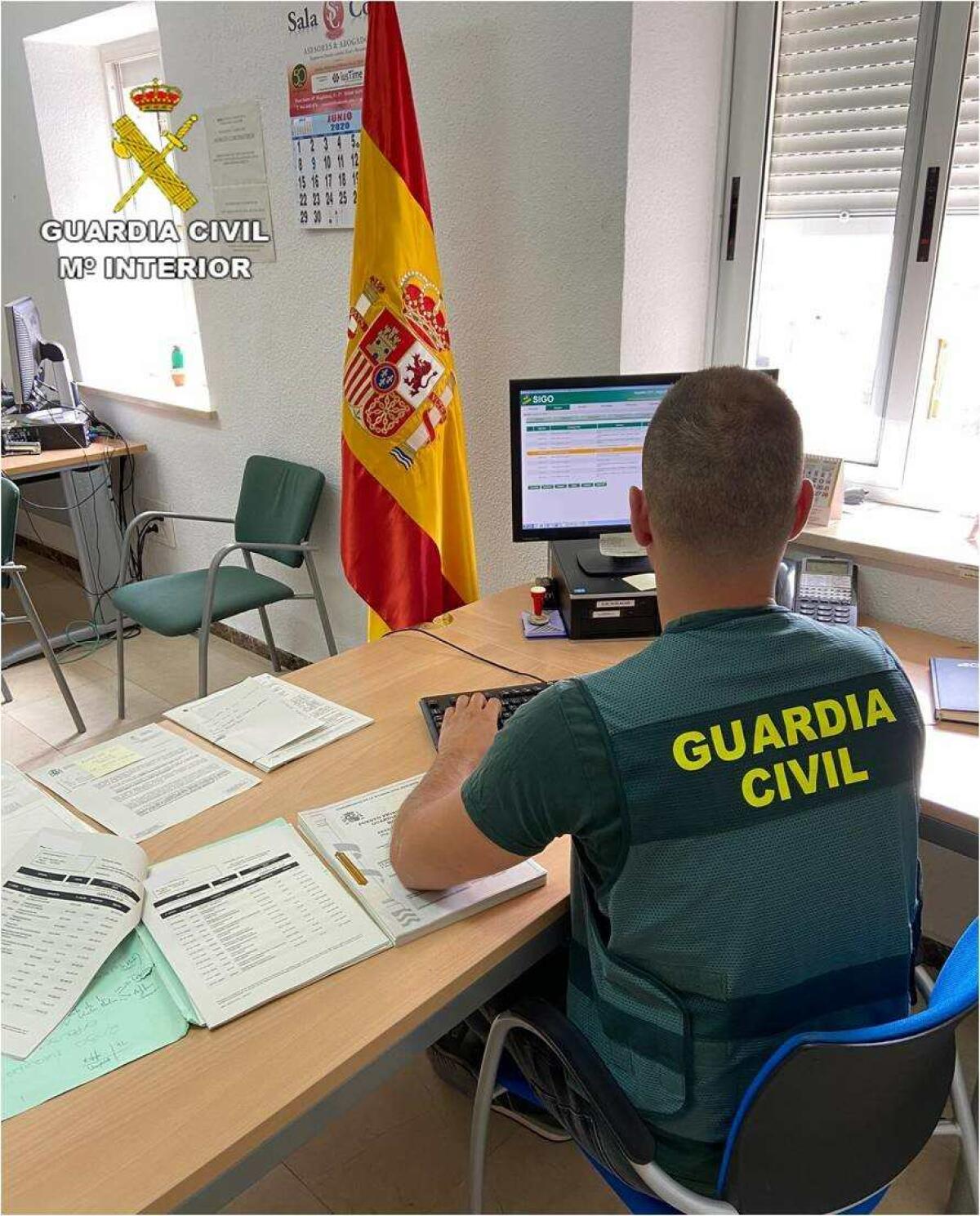 La Guardia Civil investiga a un vecino de Vitoria por estafar, presuntamente, 60.000 euros en la venta de material higi&eacute;nico-sanitario