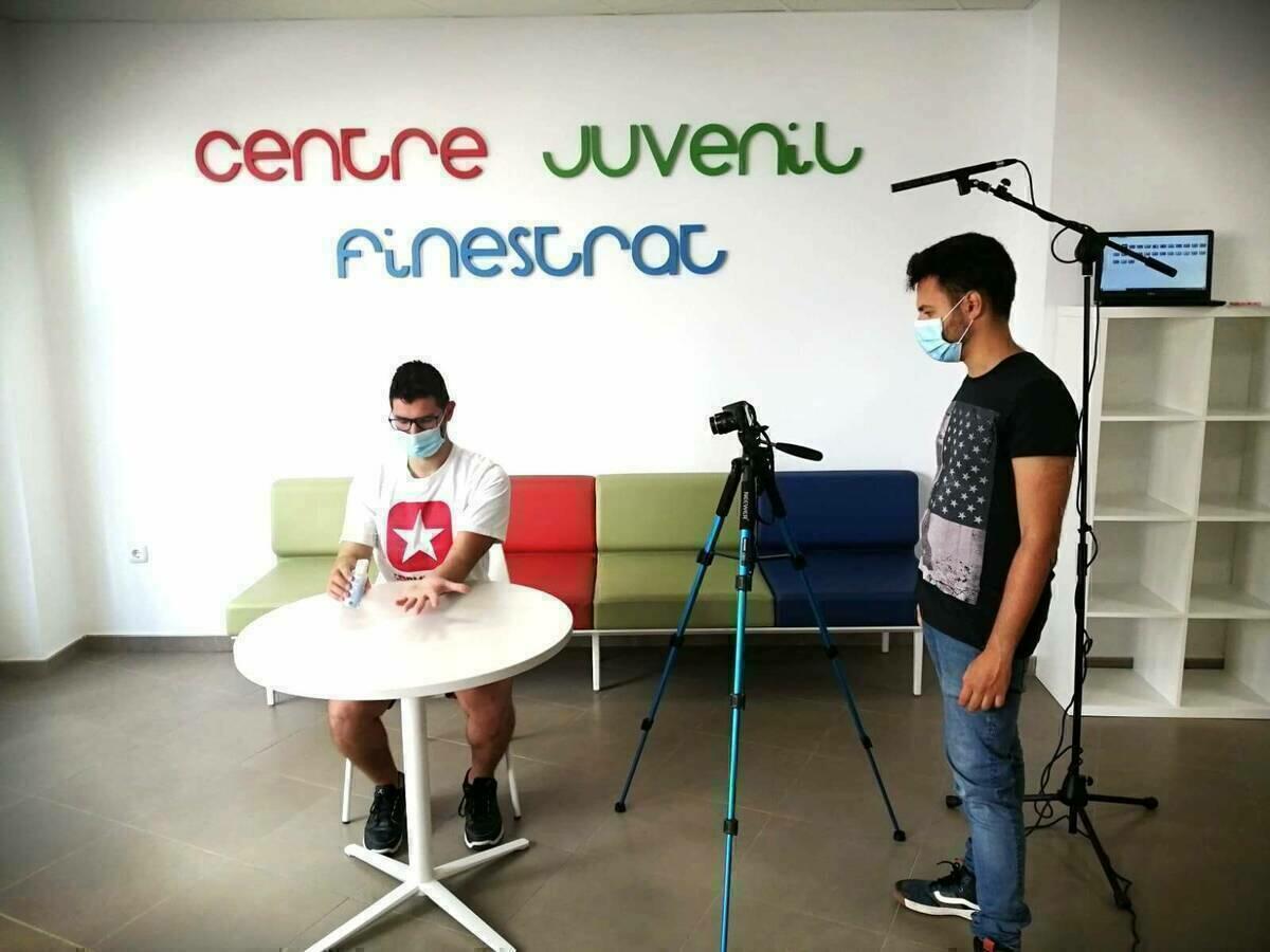 JUVENTUD LANZA UNA CAMPA&Ntilde;A DE CONCIENCIACI&Oacute;N SOBRE EL USO DE LAS MASCARILLAS CON LA GRABACI&Oacute;N DE UN V&Iacute;DEO CON J&Oacute;VENES DE FINESTRAT