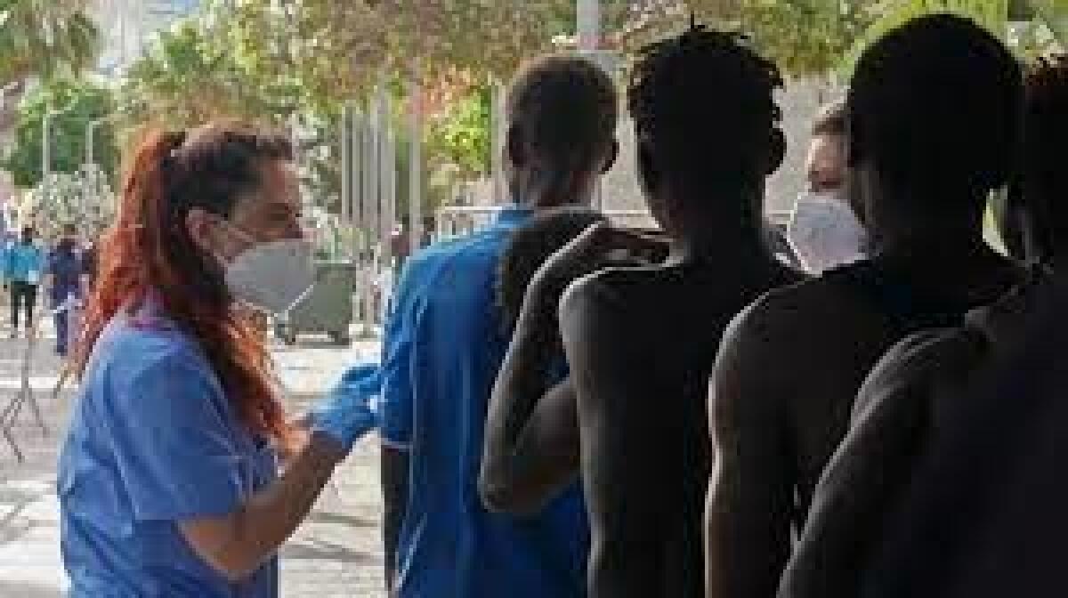 "Llevamos siete meses esperando para saltar la valla": hablan los inmigrantes que accedieron a Melilla