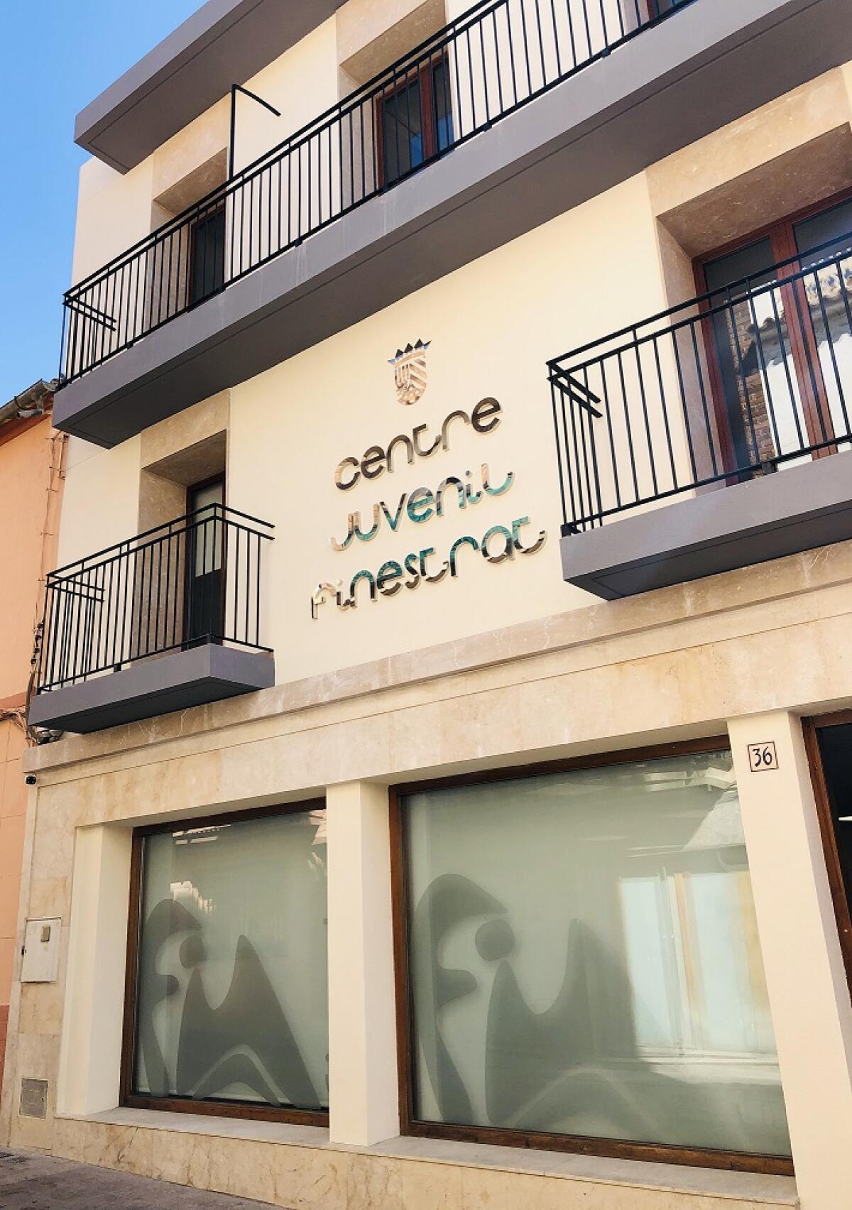 FINESTRAT ABORDA ESTE VIERNES LAS ADICCIONES DEL SIGLO XXI EN LA NUEVA SESIÓN DEL "RACÓ DE MARES I PARES"
