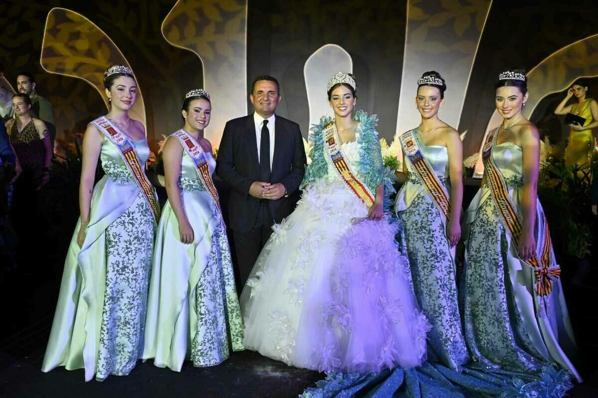 Andrea Jumilla es coronada y se convierte en la 52ª reina de “les Festes d’Agost”