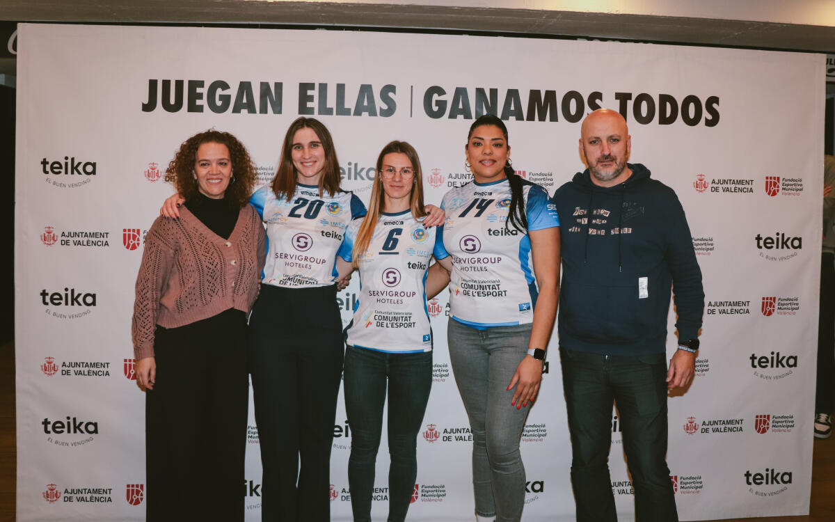 El Servigroup Playas de Benidorm presente en la presentación de la campaña 'Juegan ellas, ganamos todos' de Teika