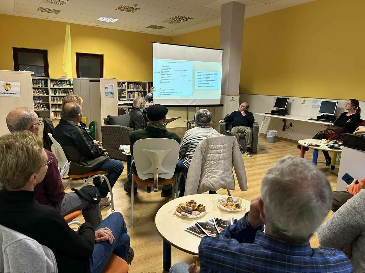 El ciclo “Café y Libros” comenzó con la conferencia sobre “Las Mujeres en el Quijote” 