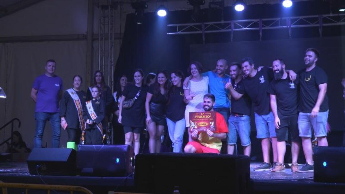 La Mamella Despistada gana el concurso de playbacks y Els Enfonsats el de paellas