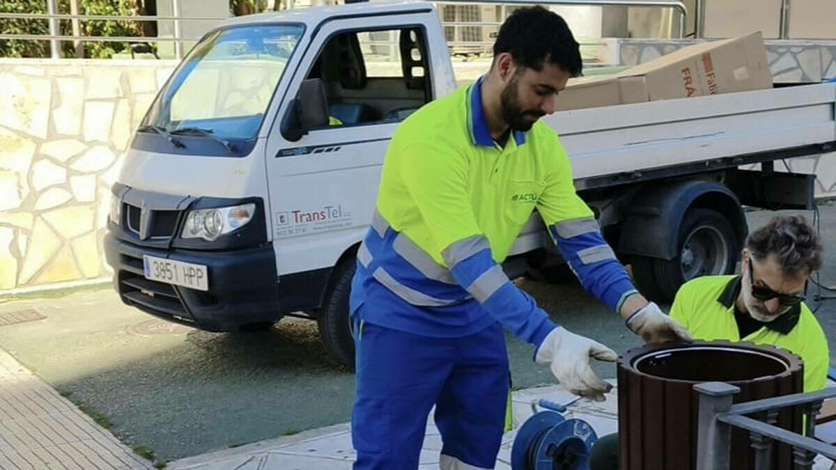 Benidorm instala alrededor de 120 papeleras en los parques y zonas verdes de la ciudad 