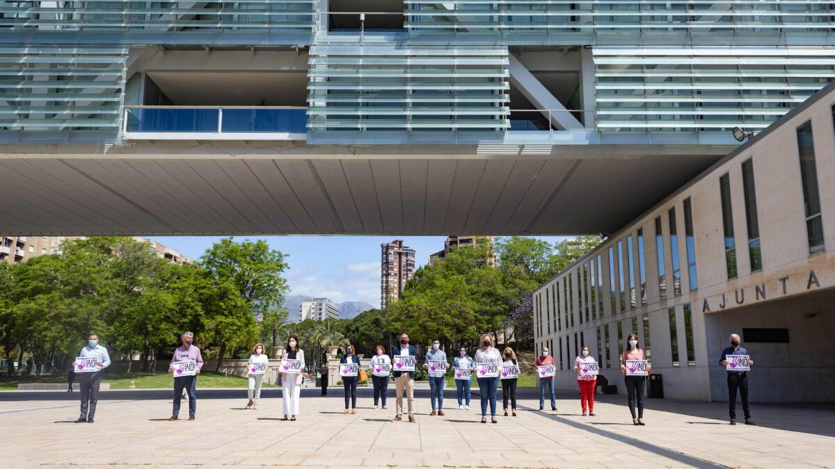 Benidorm condena la violencia machista que acaba con la vida de tres mujeres en España esta semana